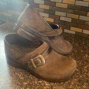 DANSKO Clogs Women's 42, US Size 11.5 -12 Brown Pammy Nubuck Leather